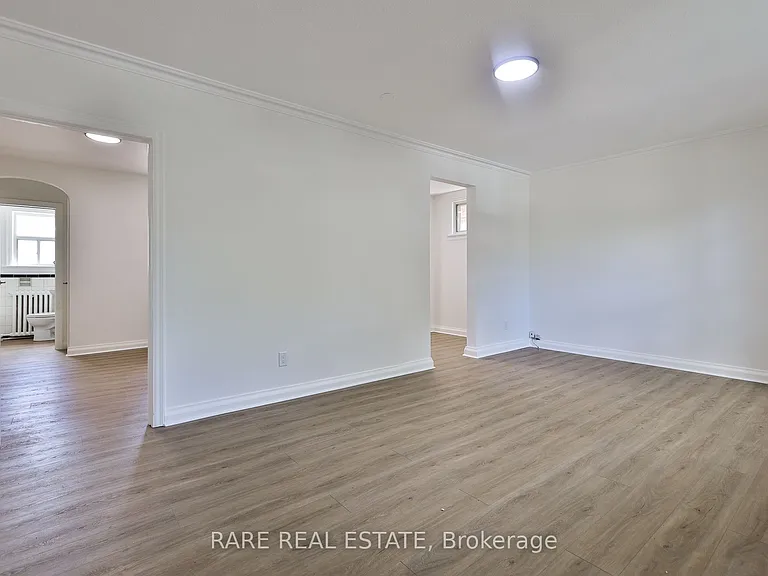 2367 1/2 Queen St E #B — Photo 2