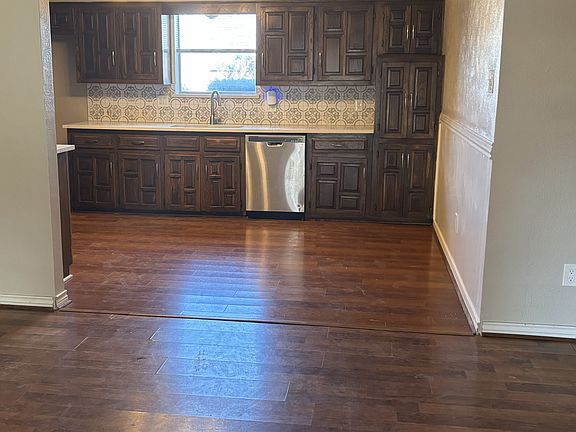 4th image of 127 S Crestwood Blvd