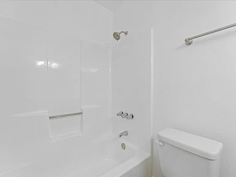448 W Windsor Rd #6 — Photo 14