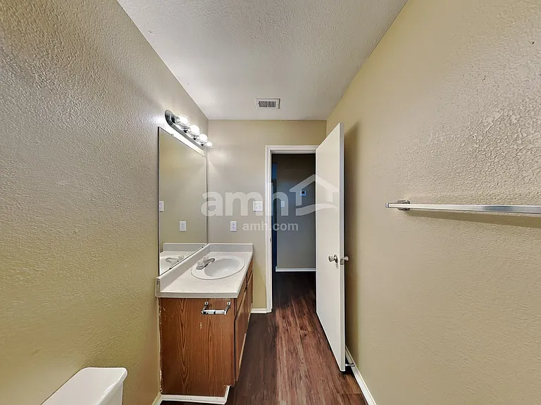9618 Lasbury Dr — Photo 24