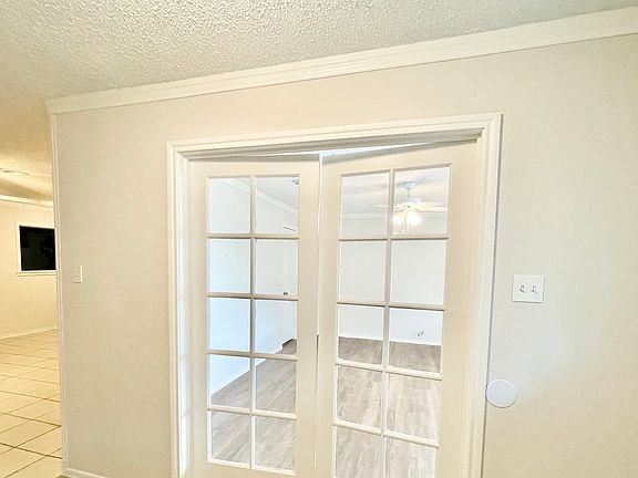 4th image of 280 Echols St