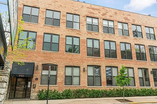 1760 W Wrightwood Ave #301 Photo 1