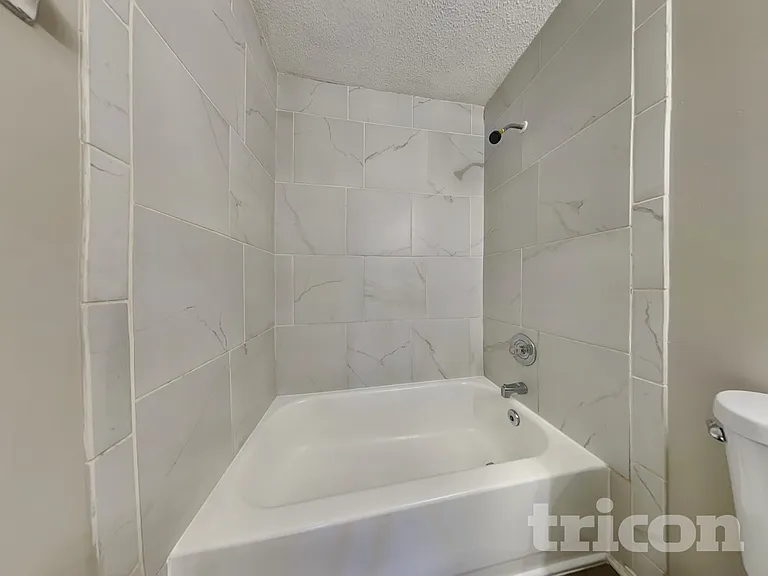 606 Radnor Ln — Photo 17