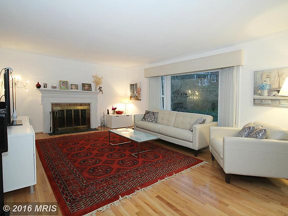 5th image of 9823 Bridleridge Ct