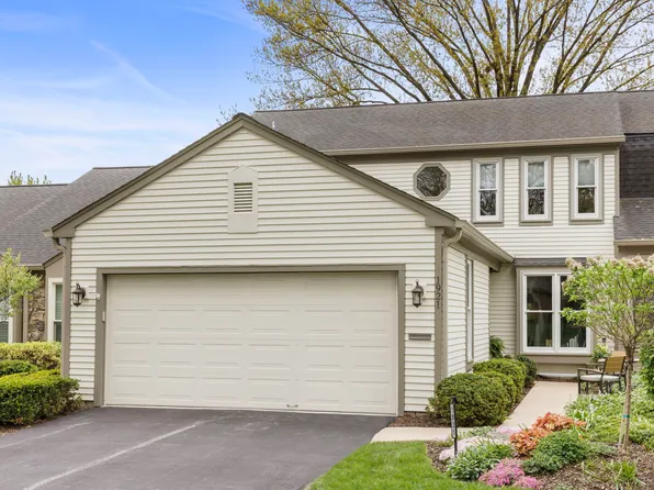1921 Wexford Cir, Wheaton, IL 60189