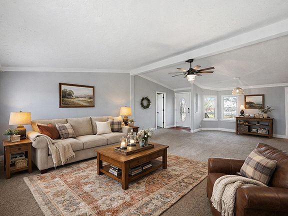 3rd image of 1050 Stadium Dr