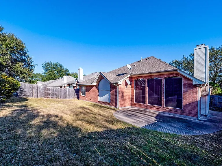 1901 Dapplegrey Ln — Photo 30