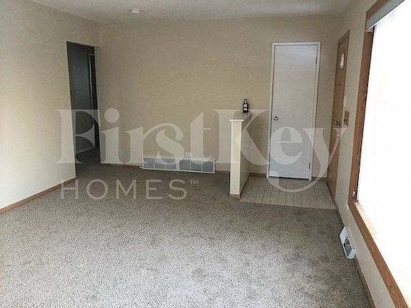 3rd image of 701 E 162nd Pl