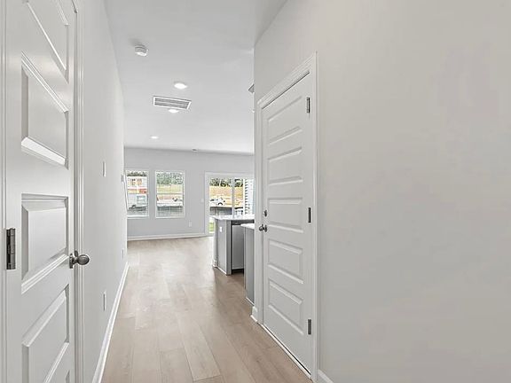 3rd image of 114 Arrow Ct