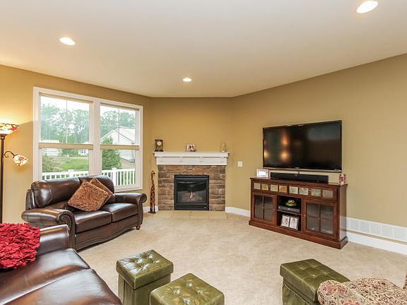 4th image of 6255 White Clover Ln SE