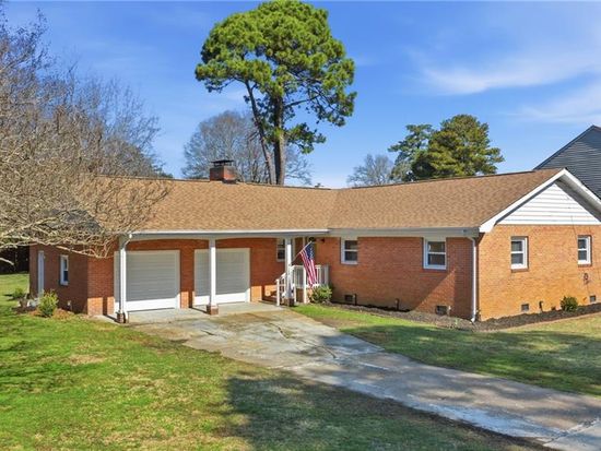 324 Mobile Dr, Chesapeake, VA 23323