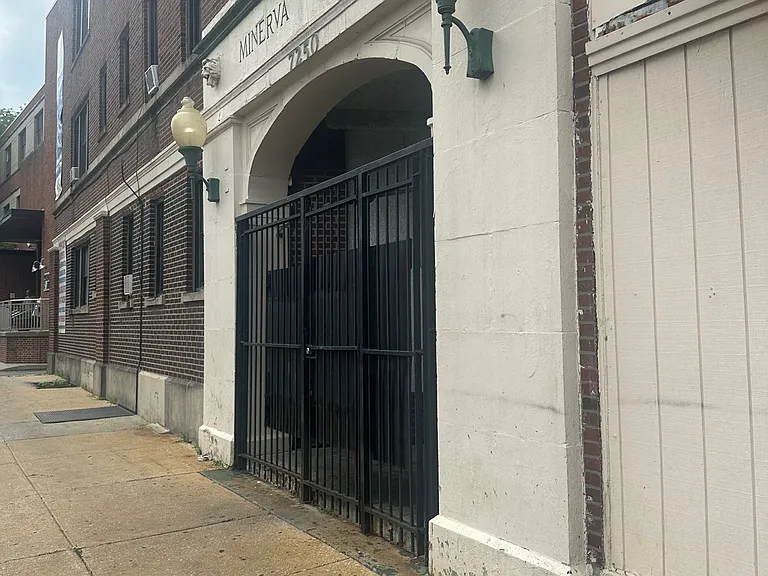 130-136 Garrett Rd #E402 — Photo 17