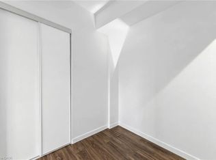 319 Jarvis St #3207, Toronto, ON M5B 2C2