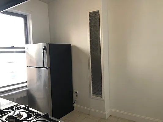 Rented by Friedman Roth Realty | media 18