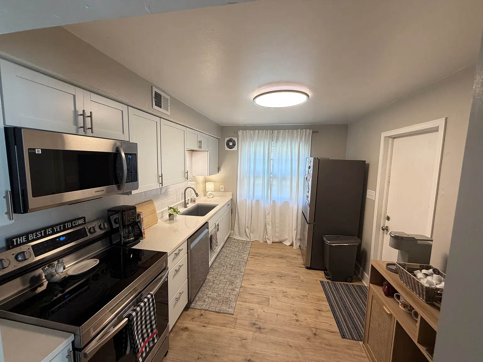 3 bed, 1300 sqft, $2,095 — Photo 1