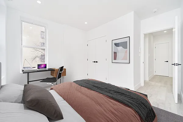 Rented by The Agency | media 10