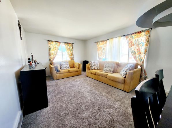 306 2nd St SE, Stewartville, MN 55976