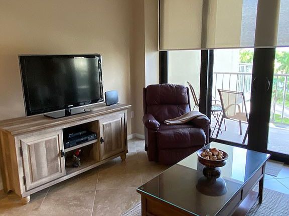 4th image of 180 Seaview Ct APT 602
