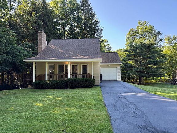 2nd image of 104 Aspen Dr