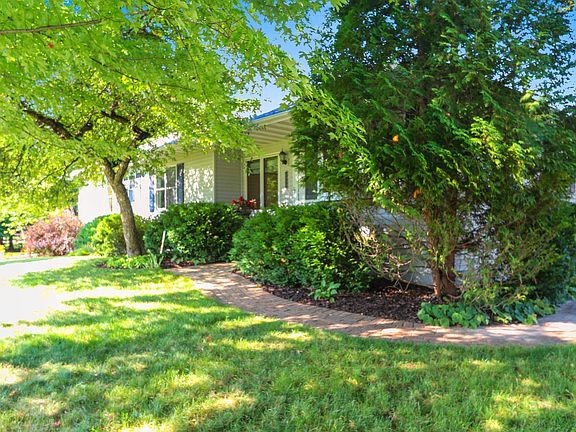 4th image of 5050 Redbud Ct