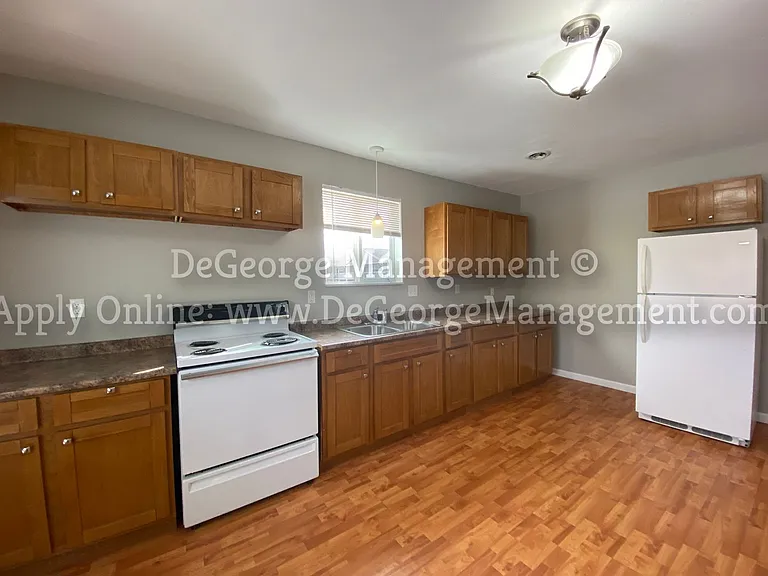 Burdick Estates Apartments — Photo 8