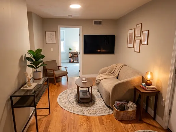 204 N Franklin St #204, Holbrook, MA 02343