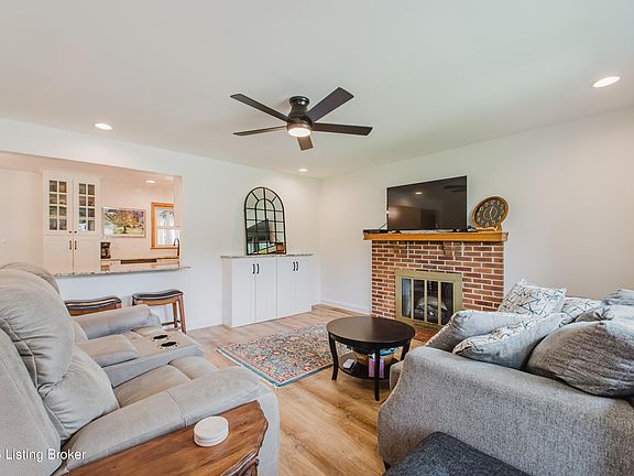 2nd image of 1507 Melody Ln