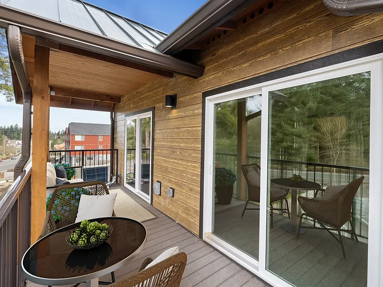 Red Cedar Furnished Balcony