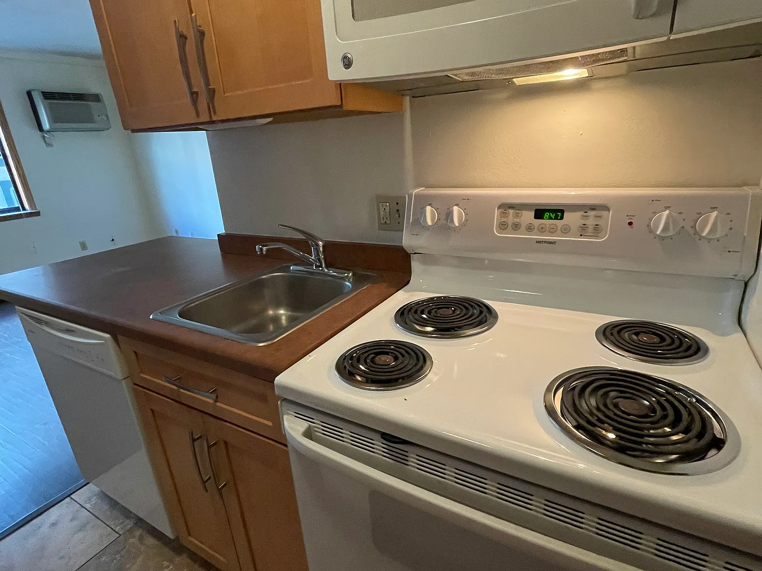 Studio, 350 sqft, $1,195 — Photo 4
