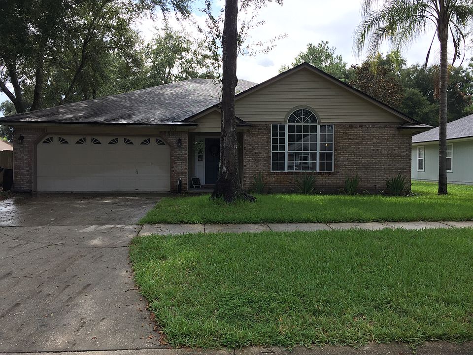 1st image of 1592 Country Charm Ln W