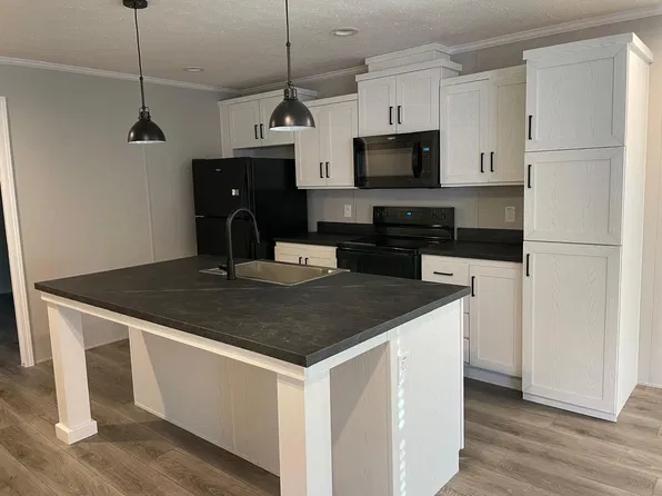 3006 Coachlight Pl, Saint Joseph, MO 64503