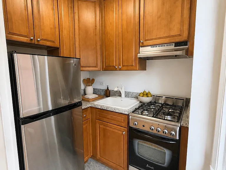 301 W 45th St #3A — Photo 2