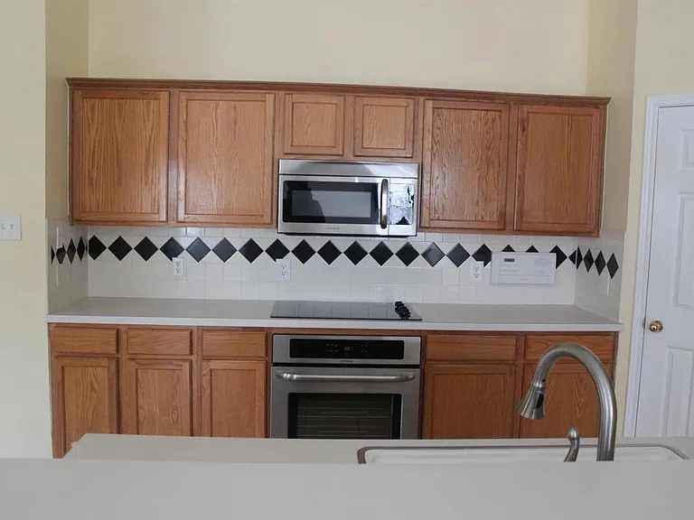 1556 Bastrop Dr — Photo 15