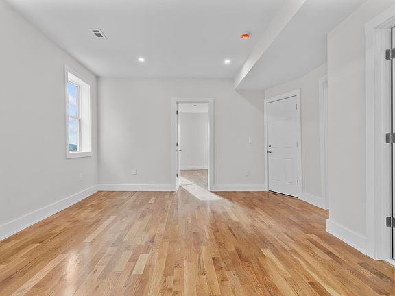 3rd image of 54 Plaza Ave #2