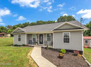 703 Privet Dr, Dandridge, TN 37725