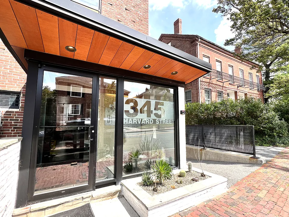 345 Harvard St #4E