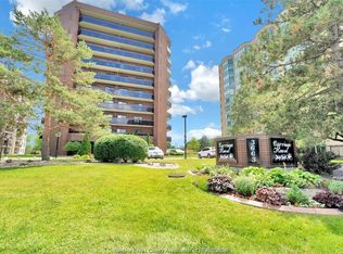 3663 Riverside Dr E #203, Windsor, ON N8Y4V3