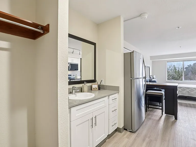 Woodland Flats Apartments — Photo 42