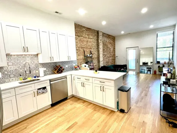 1842 S Blue Island Ave #2R, Chicago, IL 60608