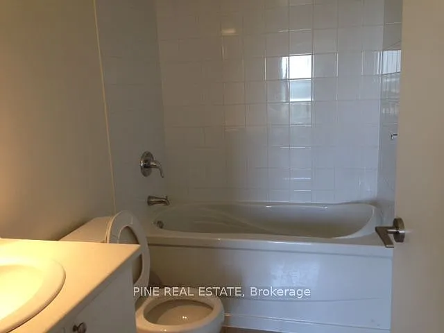 812 Lansdowne Ave #1212 — Photo 9