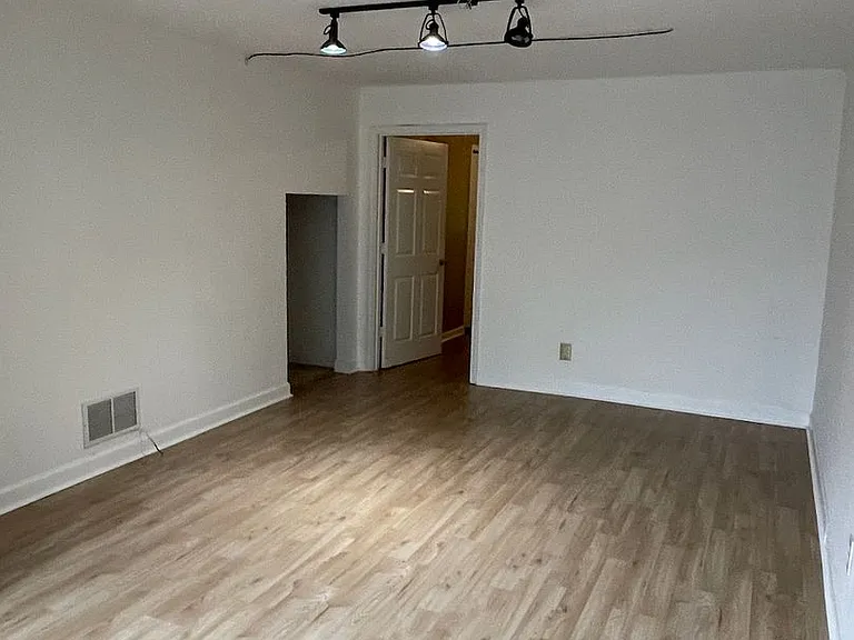 428 Page Ave NE #16 — Photo 16