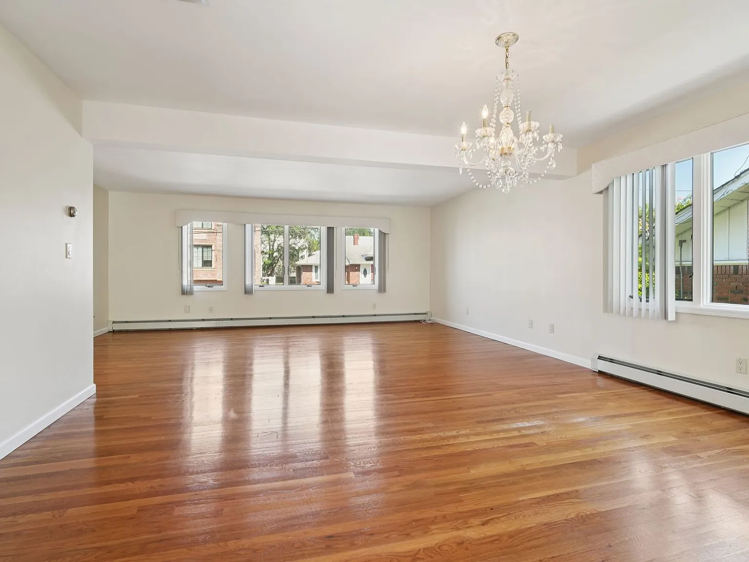 4 bed, $5,250 — Photo 3