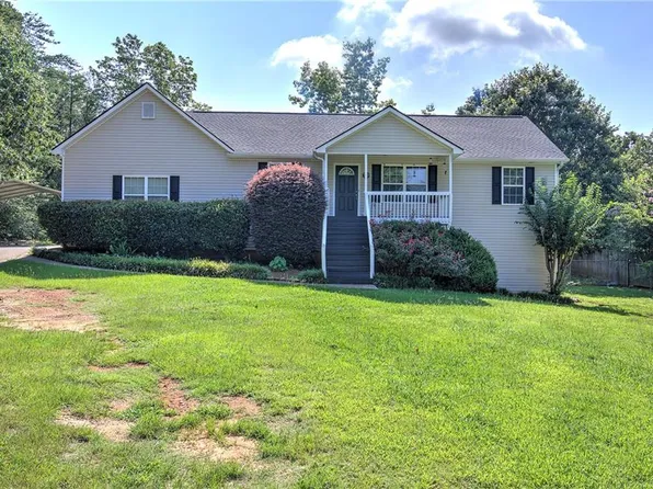 49 Indian Hills Dr, Rydal, GA 30171