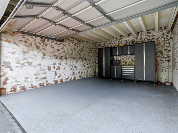 129 Prospect Street image 24 of 34