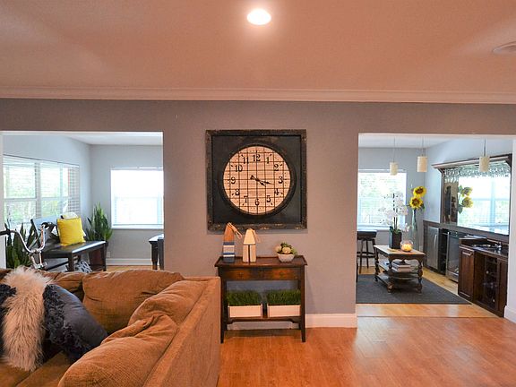 5th image of 3628 Genevra Ave