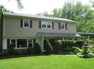 956 Lester Rd, Yorktown Heights, NY 10598