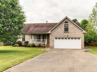 1152 Franklin Dr, Greenbrier, TN 37073