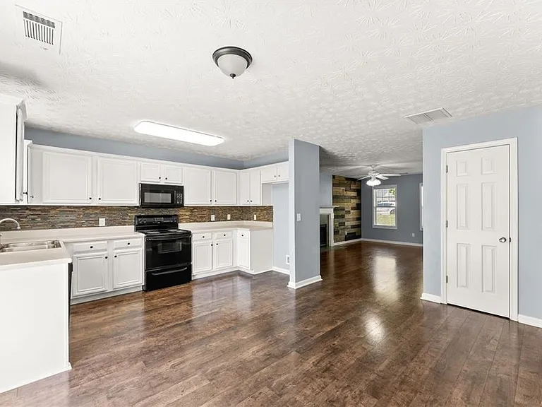 104 Jameston Dr — Photo 9