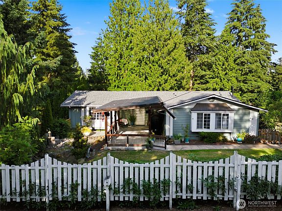 2nd image of 415 118th Avenue E