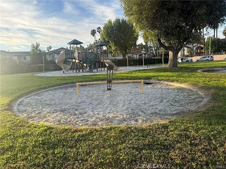 12912 Indian Ln — Photo 16